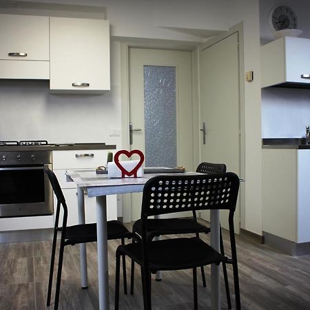 Villa Sonia Apartment & Rooms Lignano Sabbiadoro Kültér fotó