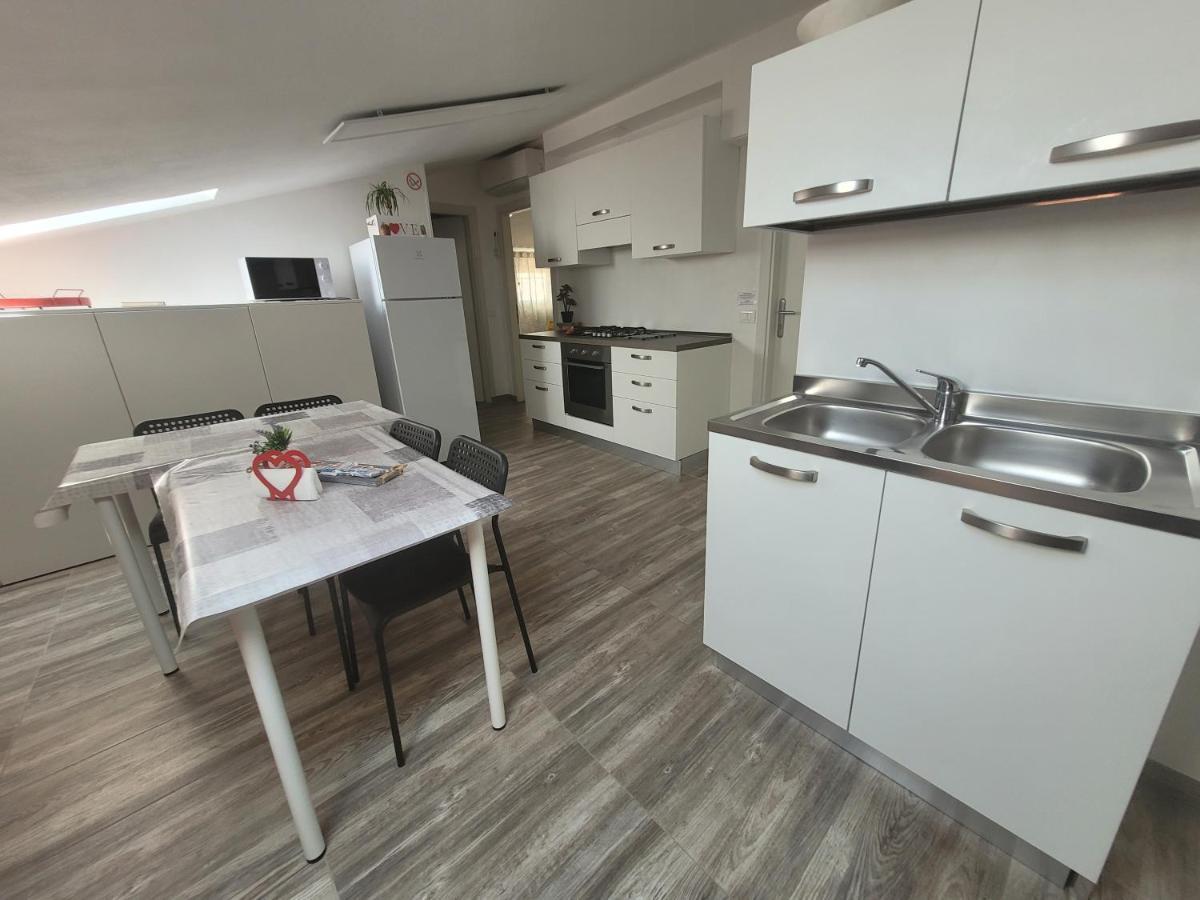 Villa Sonia Apartment & Rooms Lignano Sabbiadoro Kültér fotó