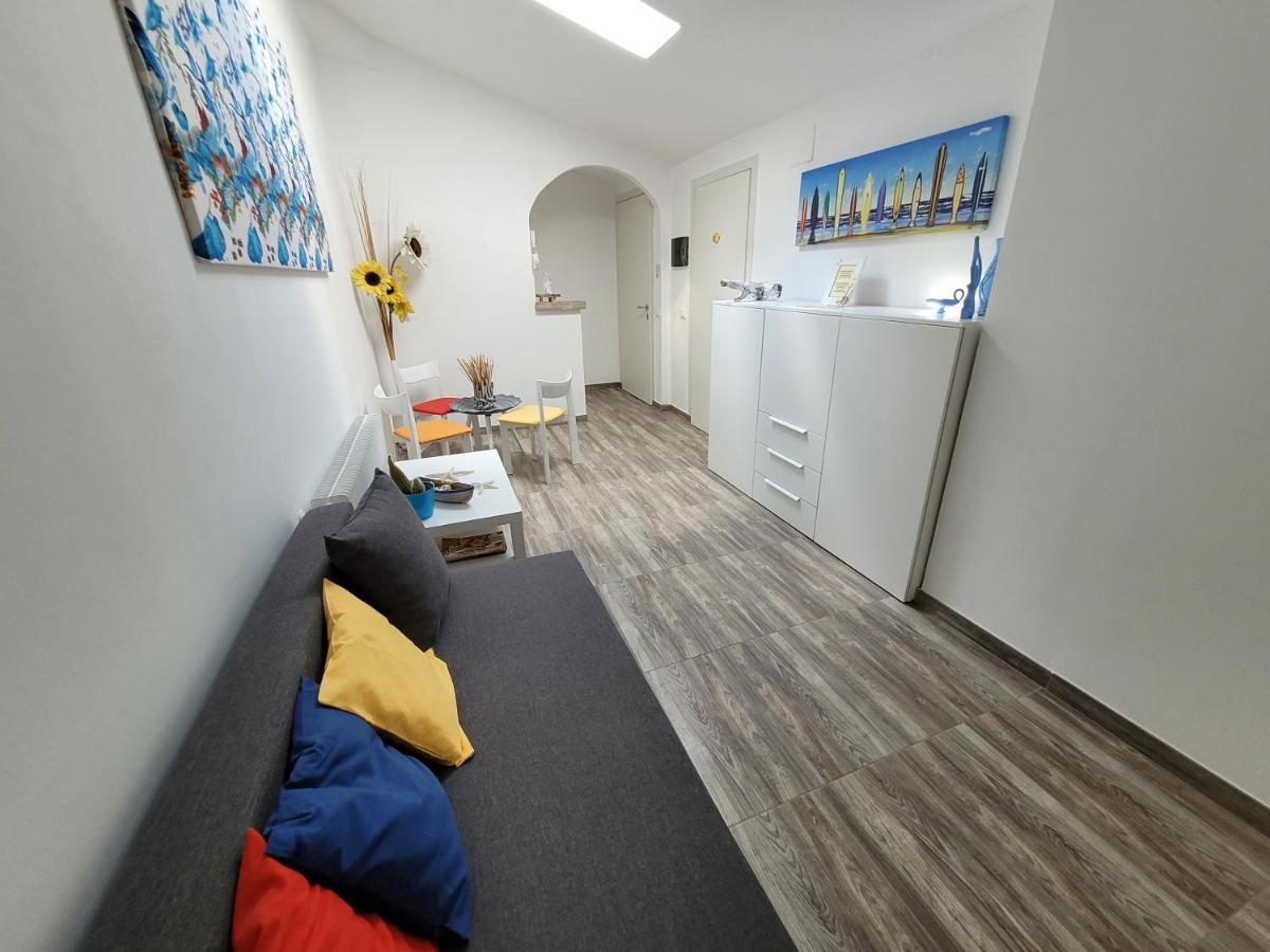 Villa Sonia Apartment & Rooms Lignano Sabbiadoro Kültér fotó